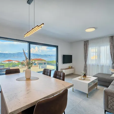 Mateas Seaview Patio *