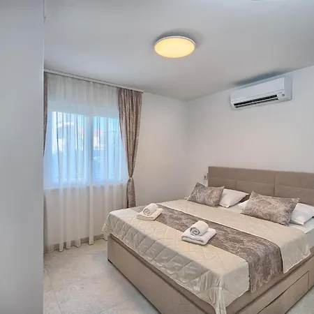 Mateas Seaview Patio * Slatine