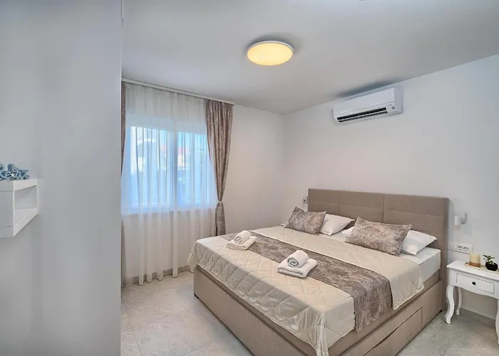 Mateas Seaview Patio * Slatine