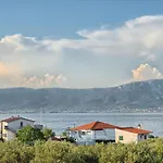 Mateas Seaview Patio Apartman Slatine