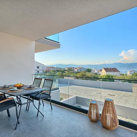Mateas Seaview Patio *