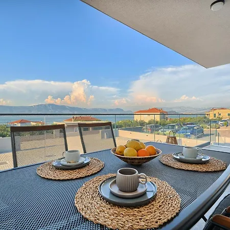 Mateas Seaview Patio Appartamento Slatine